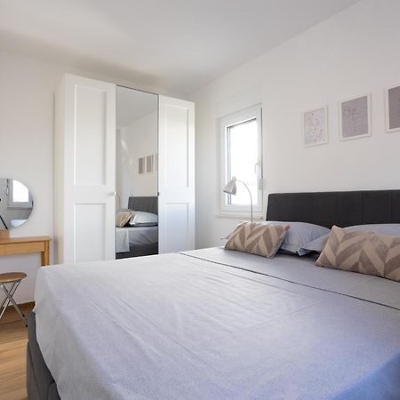 La Petit Apartment Trogir Bagian luar foto