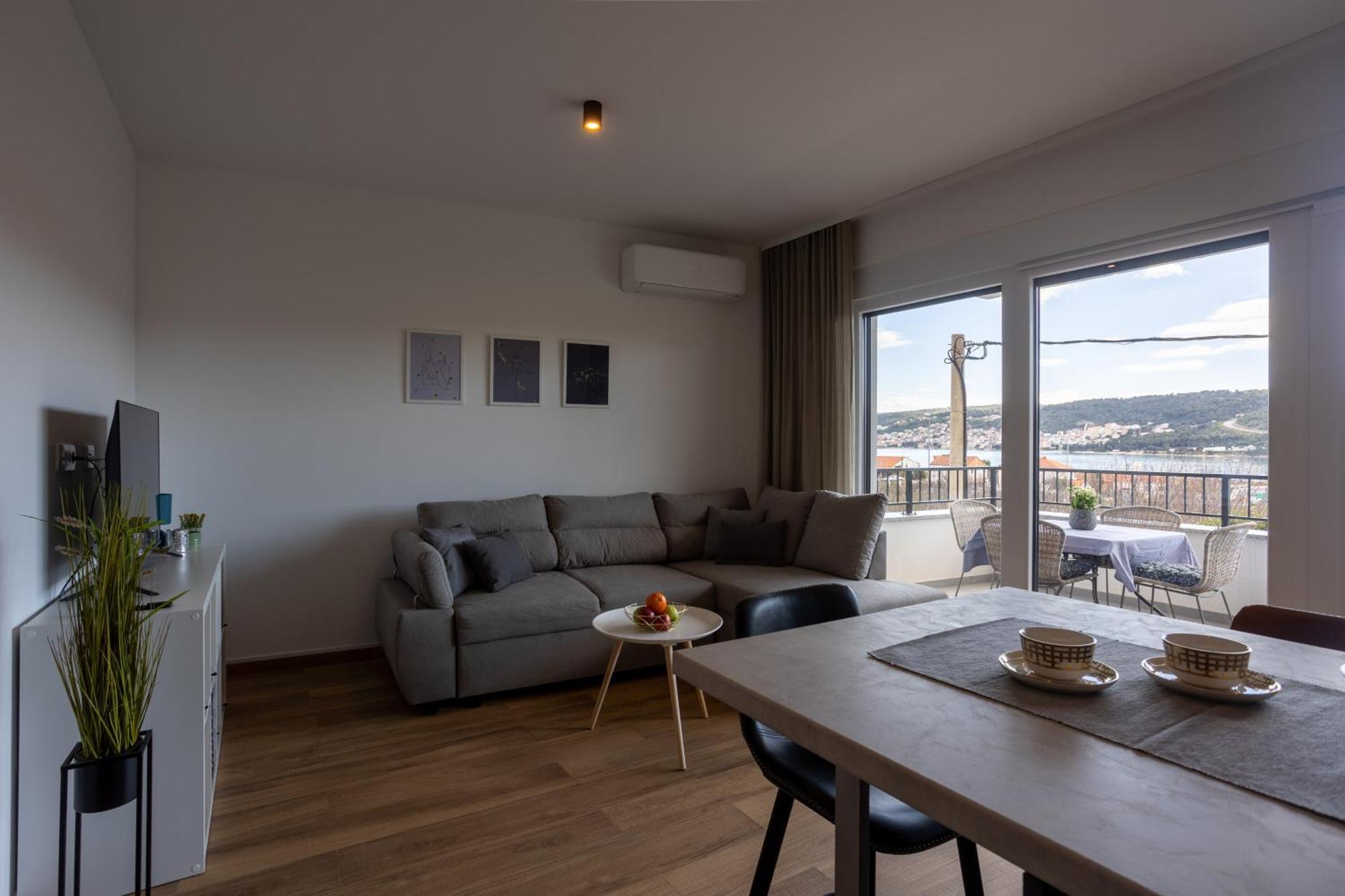 La Petit Apartment Trogir Bagian luar foto
