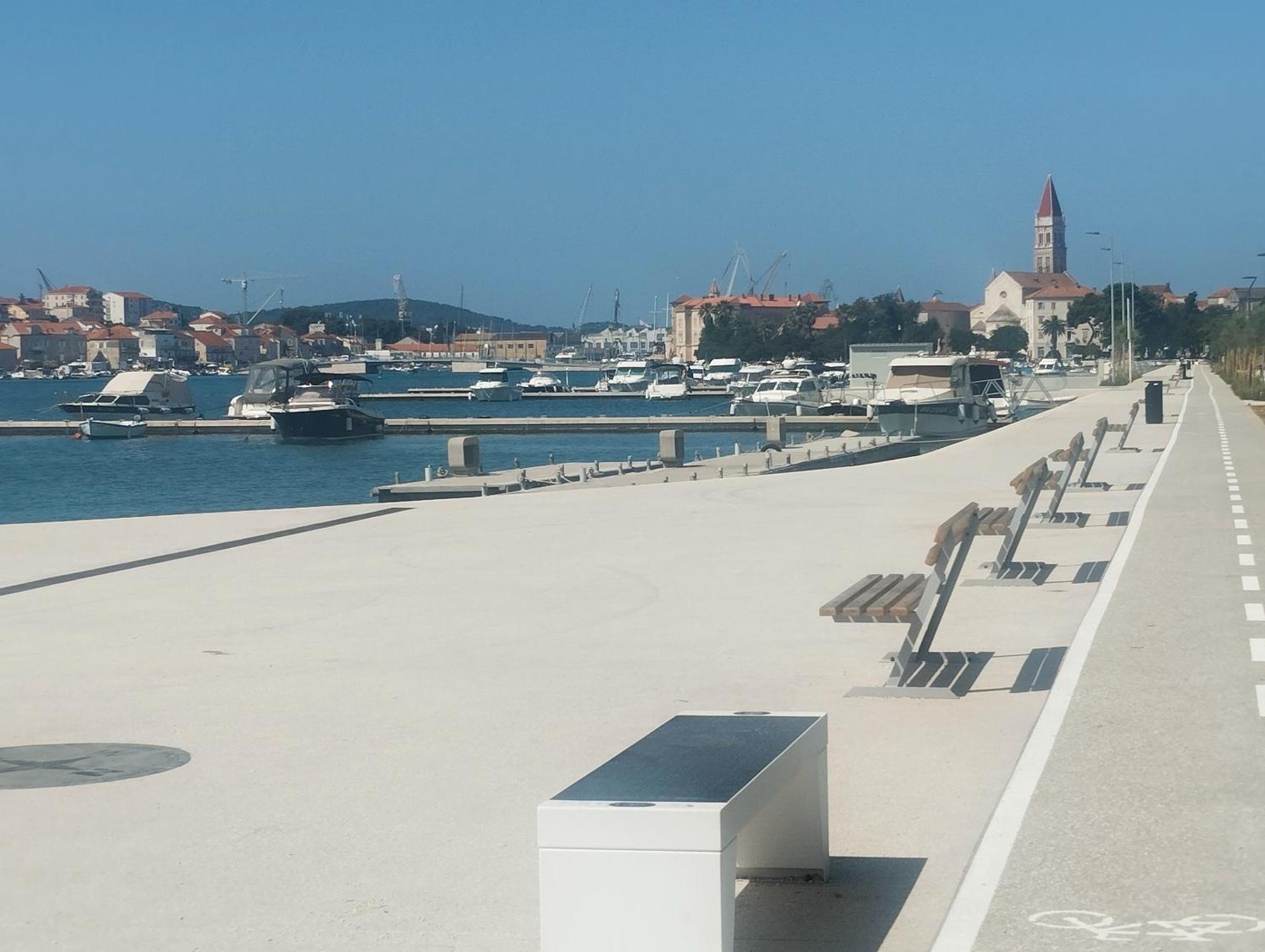 La Petit Apartment Trogir Bagian luar foto